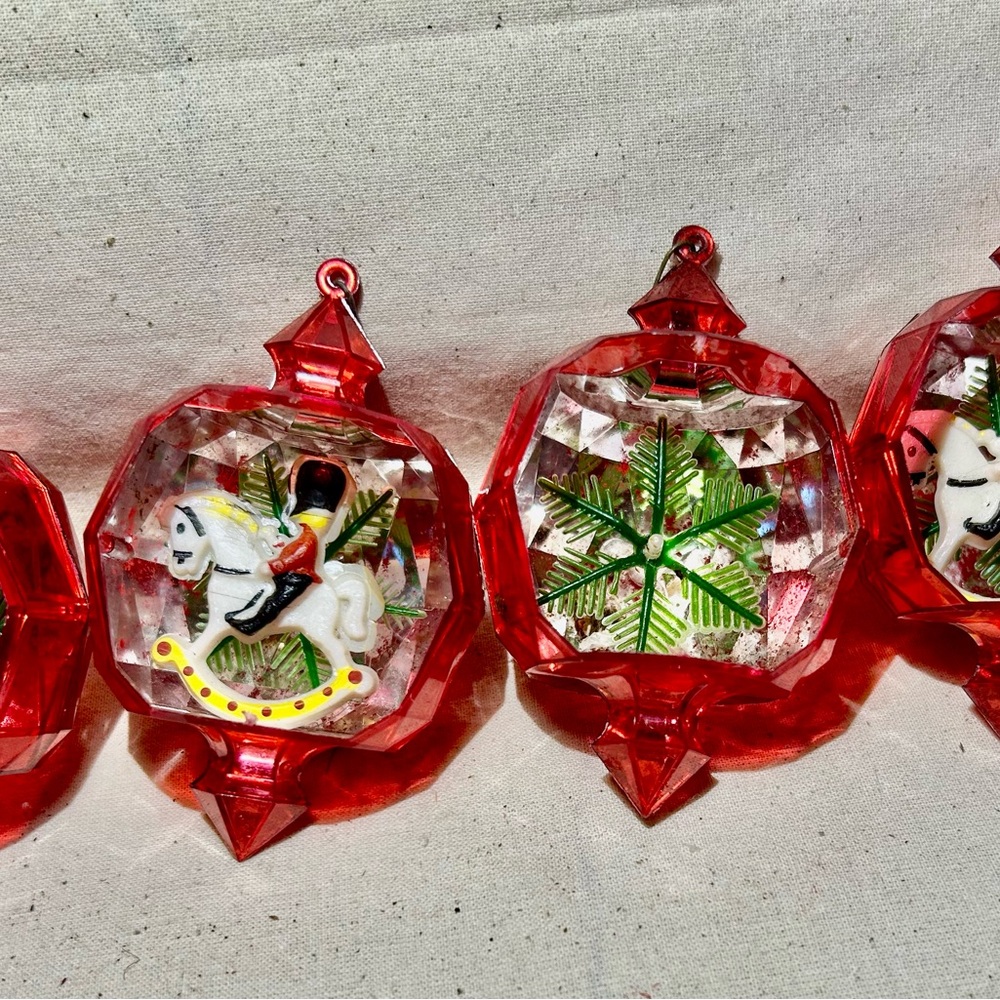 Red Christmas Ornaments Vintage Jewelbrite Diorama Set of 4. Great condition.